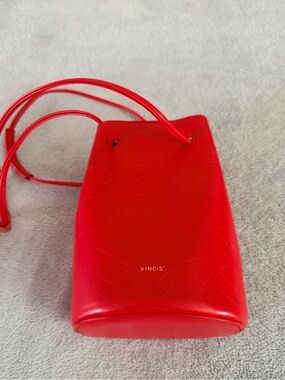 Vincis Red Bucket Shoulder Bag